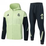 Coupe Vent Capuche Real Madrid 2026-27 Vert Coupe Vent Capuche Real Madrid 2026-27 Vert